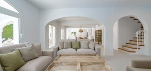 Villa en Benissa - sala de estar con arcos