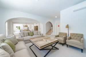 Villa en Benissa - sala de estar en tonos claros